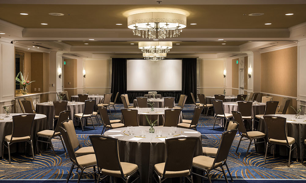 round tables in ballroom meeting space